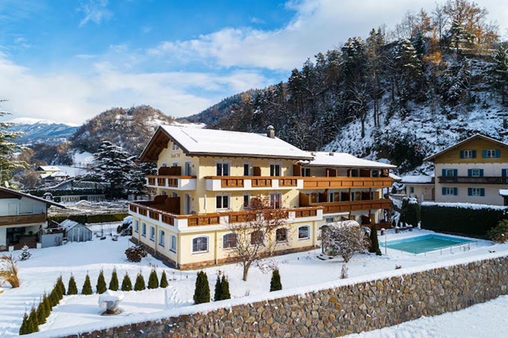 FFB672B73BF4DC71E8CAB128E52AAC4A