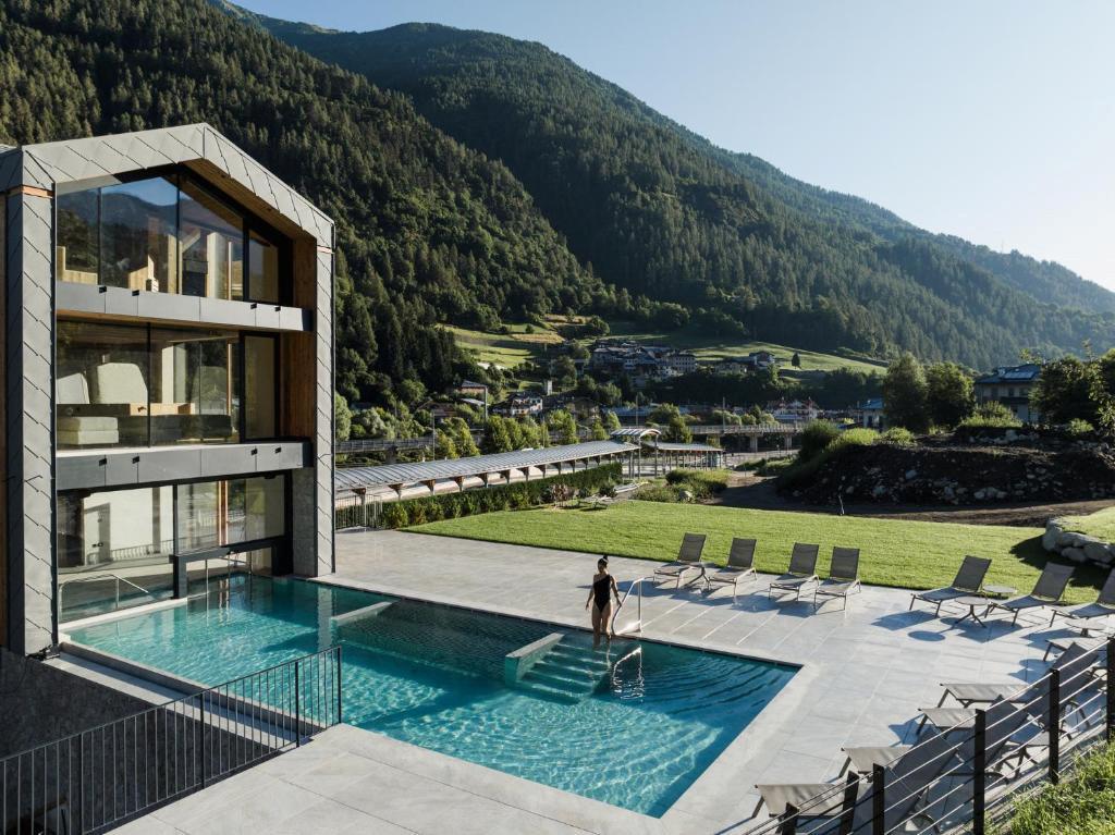 AEDF7F0F788EBDCBDA074EF79E79BE60