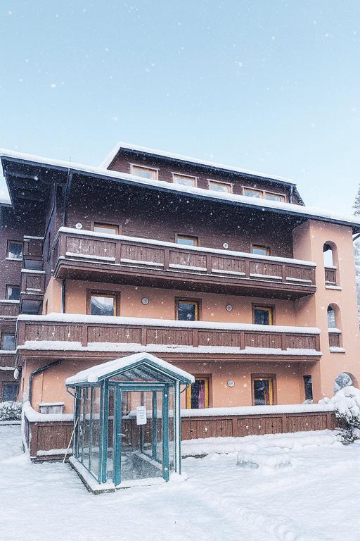 FF1CACEB3420F4D3E3EEA0268E3BC2E5