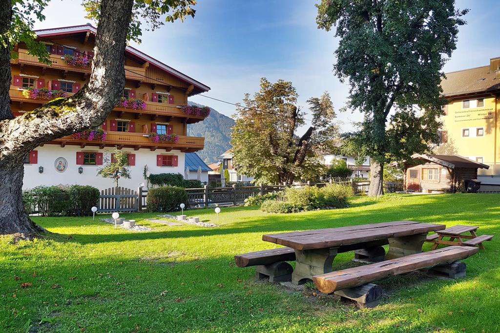 31F00A9CCE9D322B5A29599ECCFBADA0